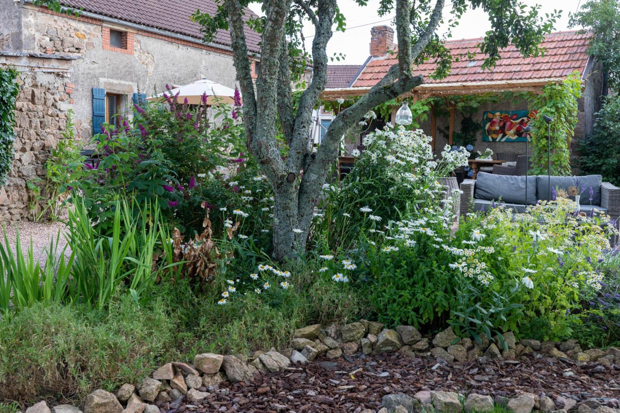 Domaine La Pomme De Pin Bed & Breakfast Louroux-de-Beaune Exterior photo